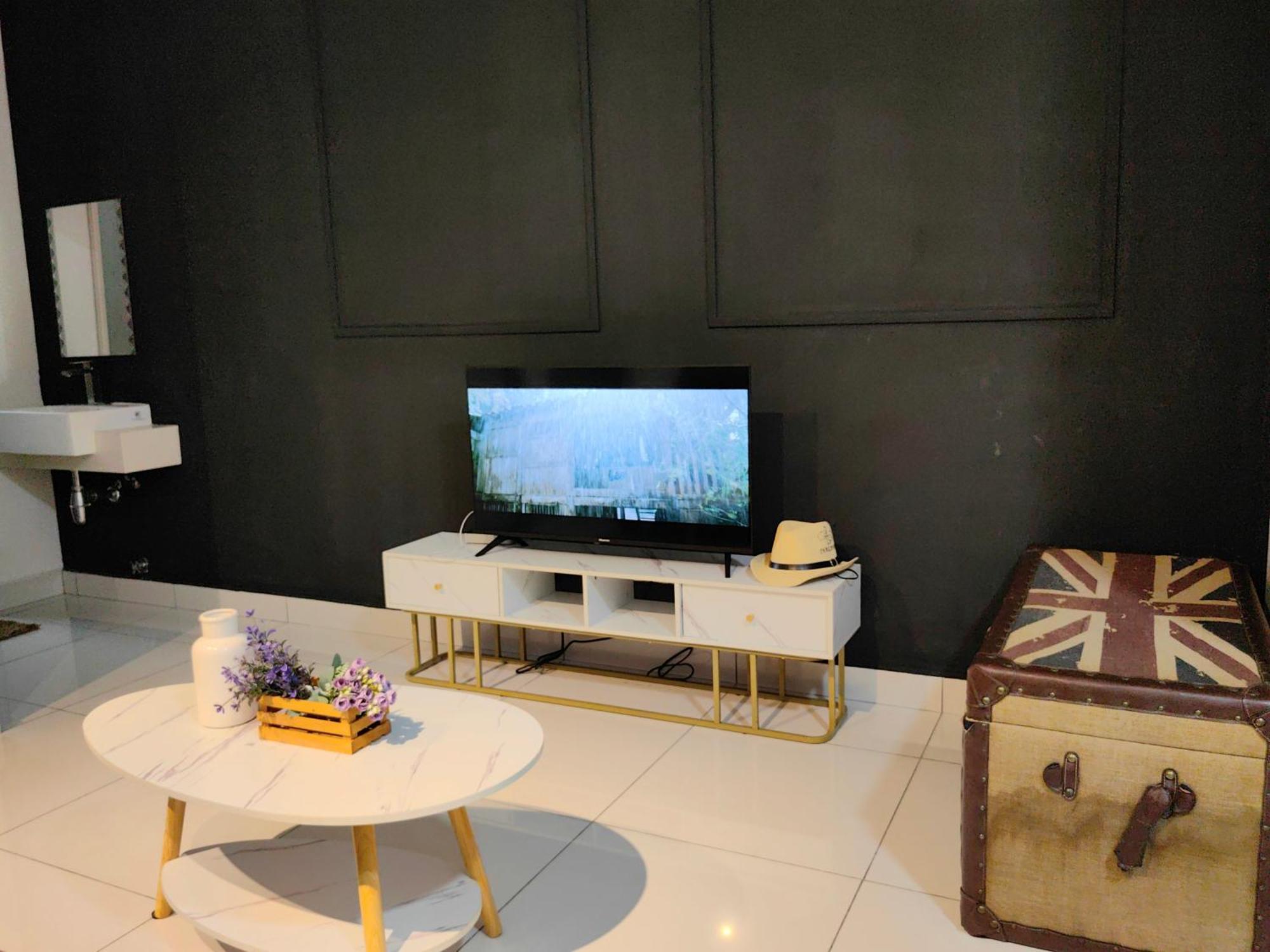 Apartment Arte Mont Kiara Mitec Publika Matrade 1r2b 4 Pax Kuala Lumpur