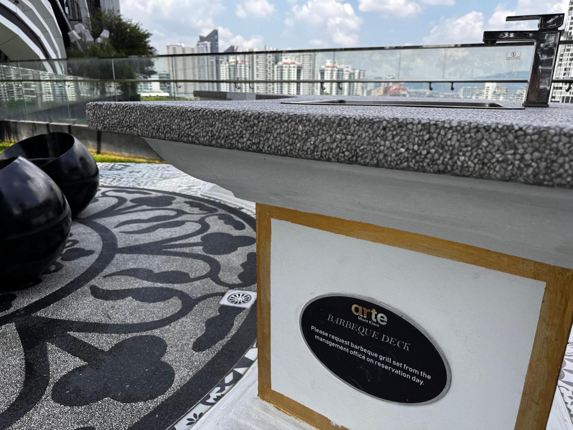 Apartment Arte Mont Kiara Mitec Publika Matrade 1r2b 4 Pax